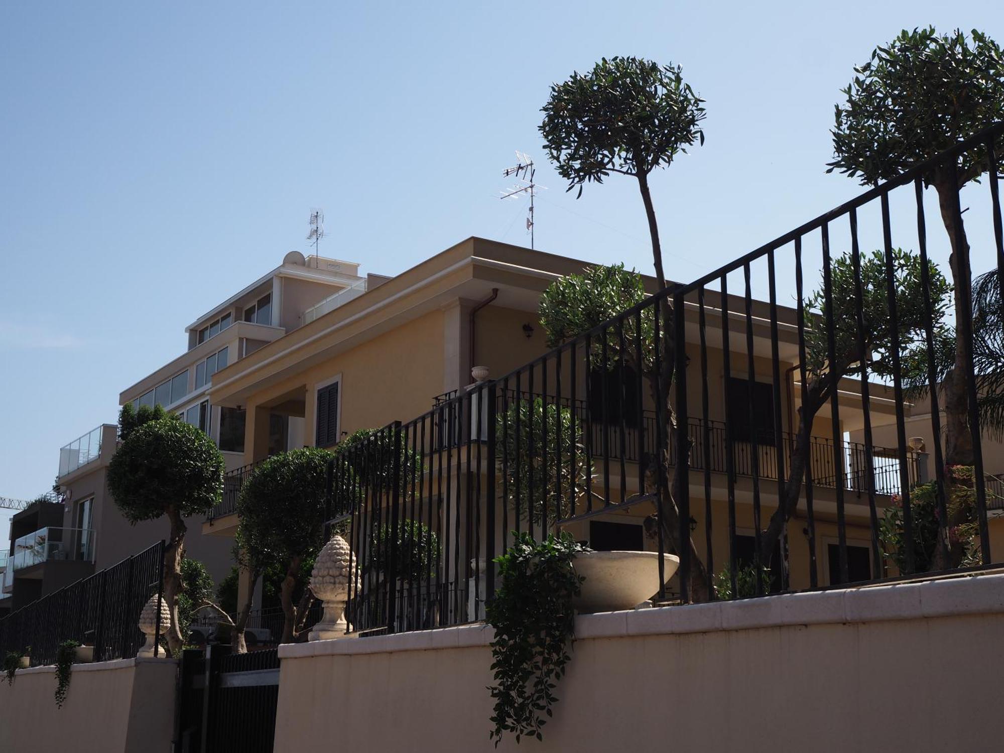 Viaggio In Sicilia B&B Гравина-ди-Катания Экстерьер фото